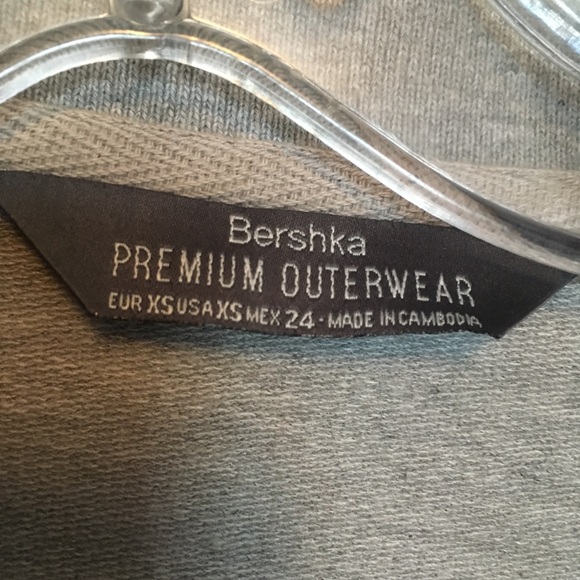 Bershka top⛄️❄️ - Picture 5 of 7